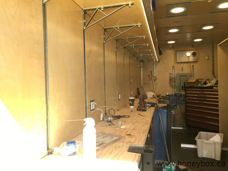 Shipping Container work shop_ropos Honeybox 23